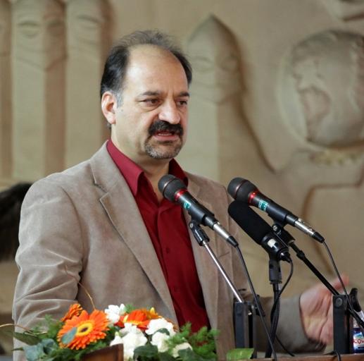 صنایع نباید خود را جدا از محیط زیست بدانند